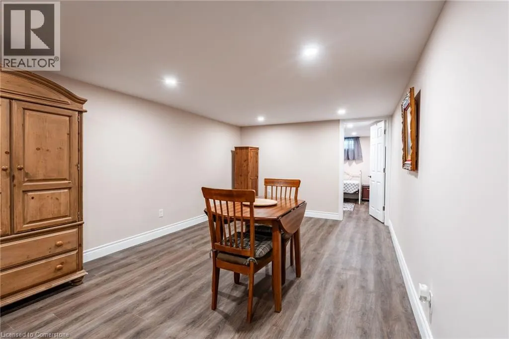 258 OAKHILL Drive