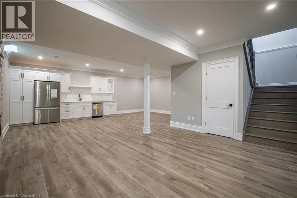 31 BAYSIDE Court