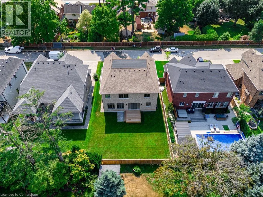 31 BAYSIDE Court