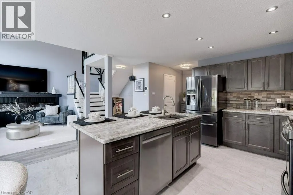 101 GOLDEN ACRES Drive