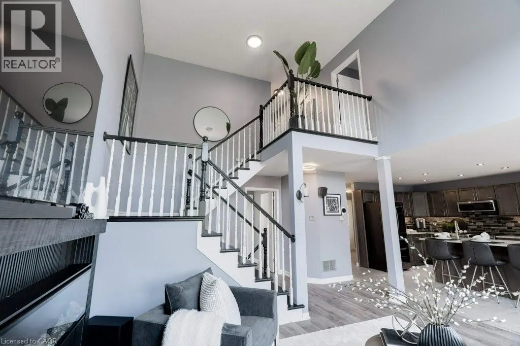 101 GOLDEN ACRES Drive