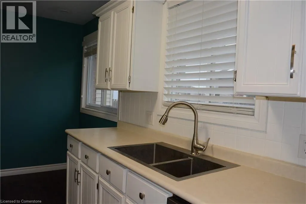 489 KINGSCOURT Drive Unit# B, #B