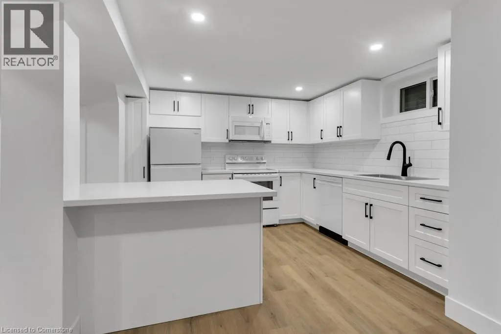 34 WINDERMERE Crescent Unit# B, #B