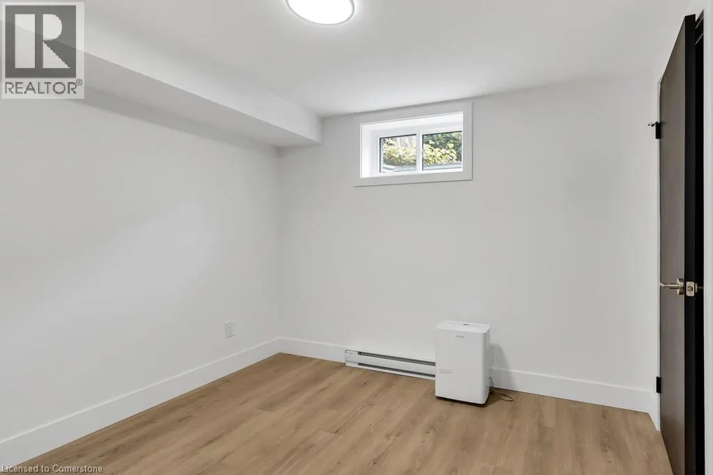 34 WINDERMERE Crescent Unit# B, #B