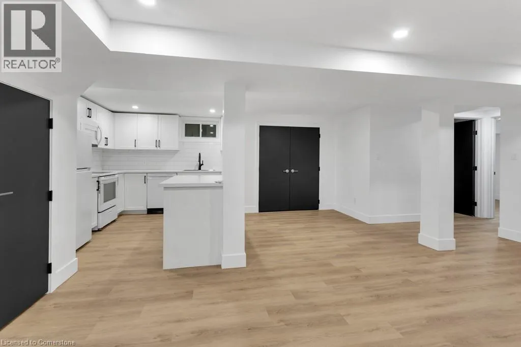 34 WINDERMERE Crescent Unit# B, #B