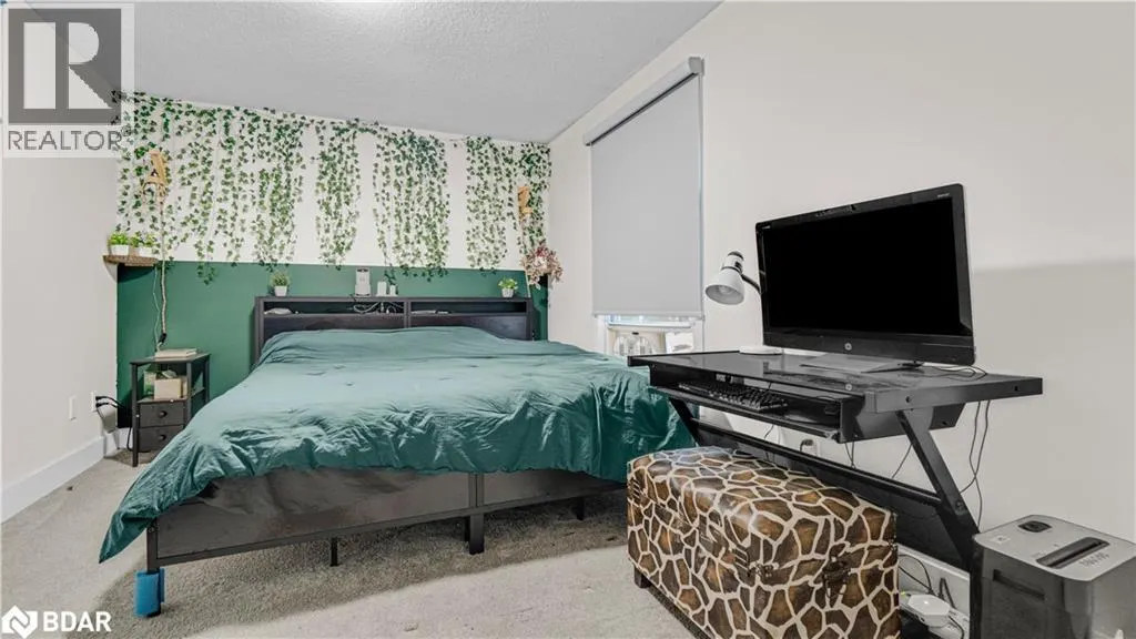 165 GREEN VALLEY Drive Unit# 18, #18