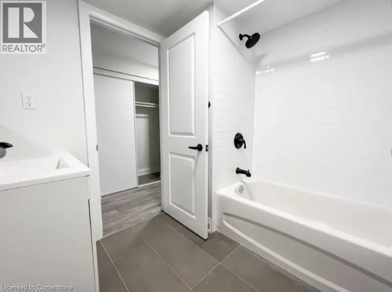 28 REDWOOD Road Unit# 2, #2