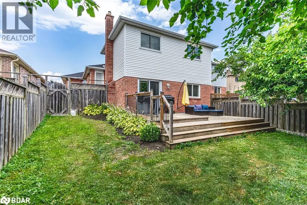 40 GRASETT Crescent