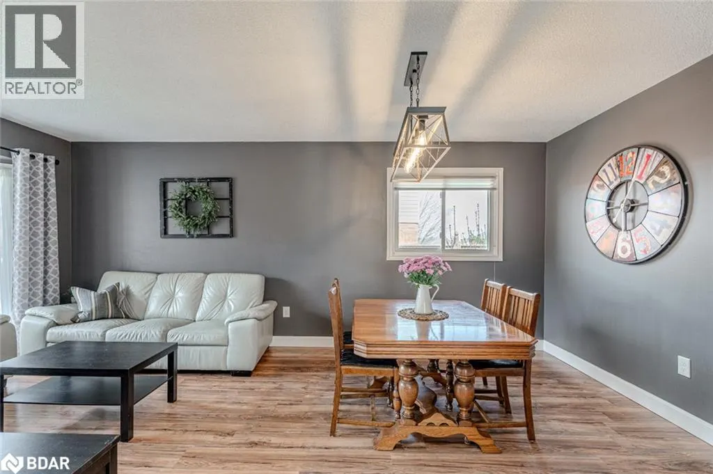 40 GRASETT Crescent