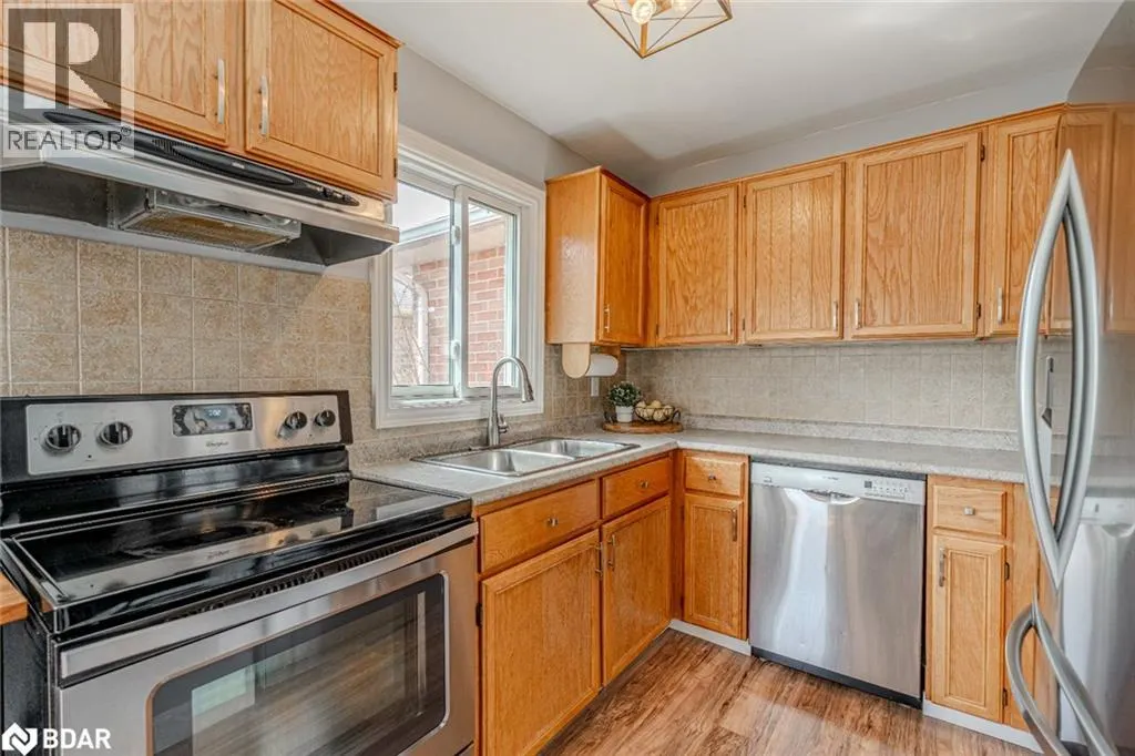 40 GRASETT Crescent