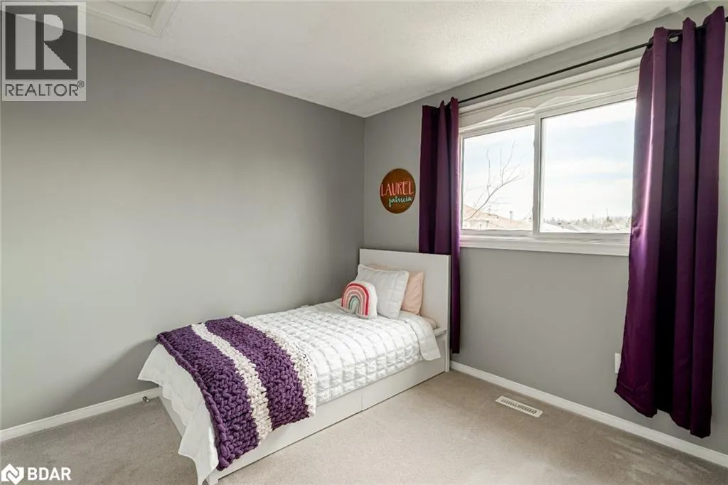 40 GRASETT Crescent