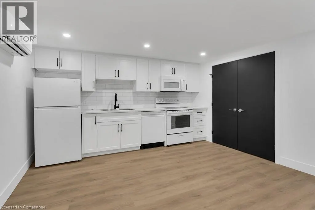 34 WINDERMERE Crescent Unit# C, #C
