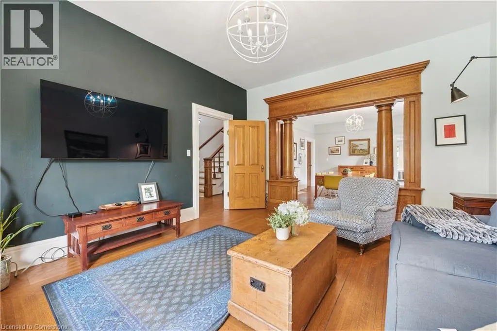 88 WILLIAM Street W