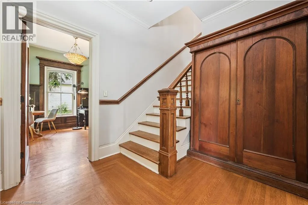 88 WILLIAM Street W