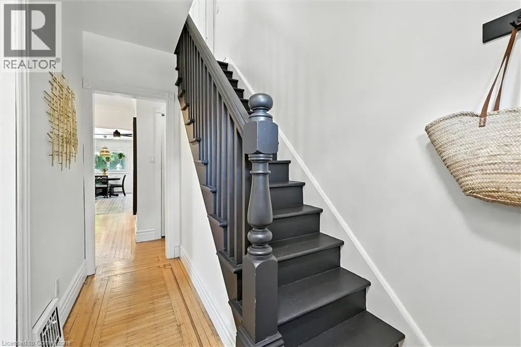 94 ROYAL Avenue