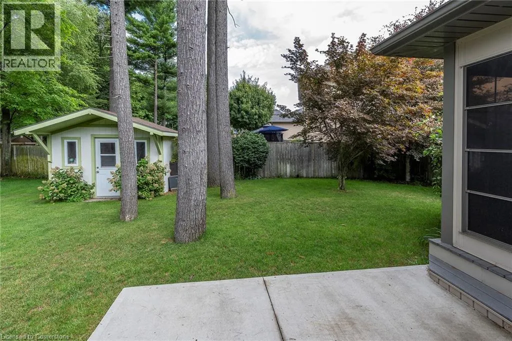 6 WINTERGREEN Crescent