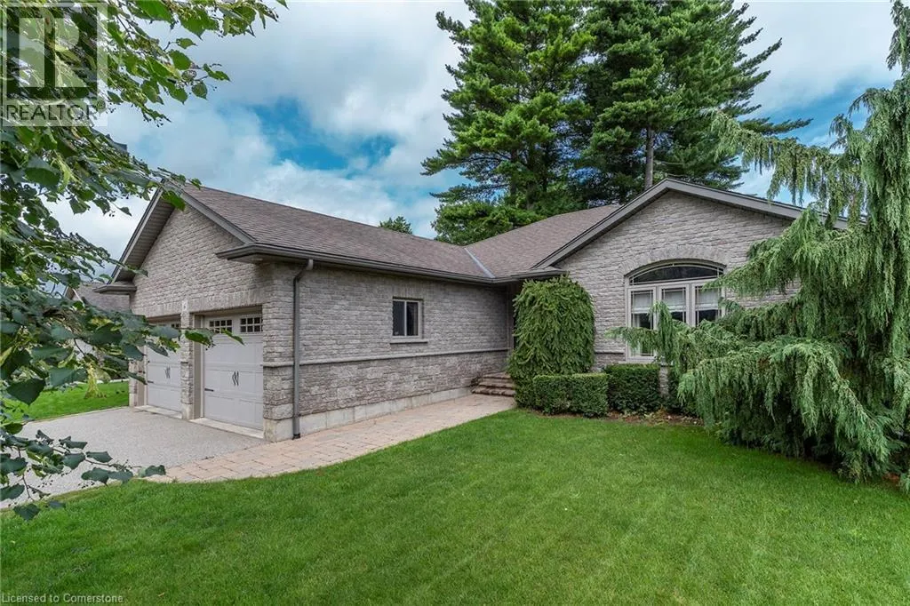 6 WINTERGREEN Crescent