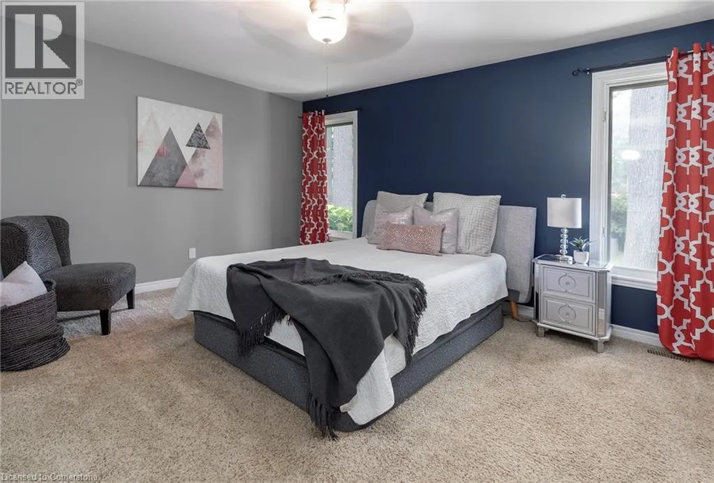 6 WINTERGREEN Crescent