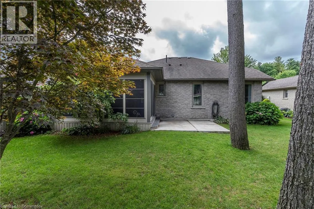6 WINTERGREEN Crescent