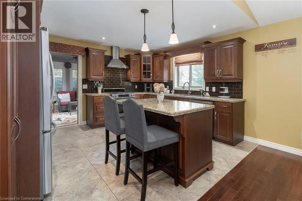 6 WINTERGREEN Crescent