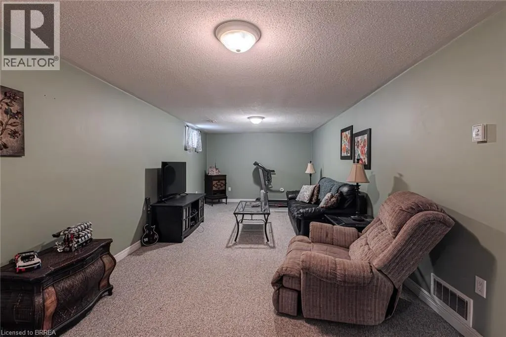 9 BLUERIDGE Crescent