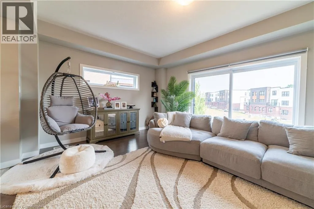933 ROBERT FERRIE Drive