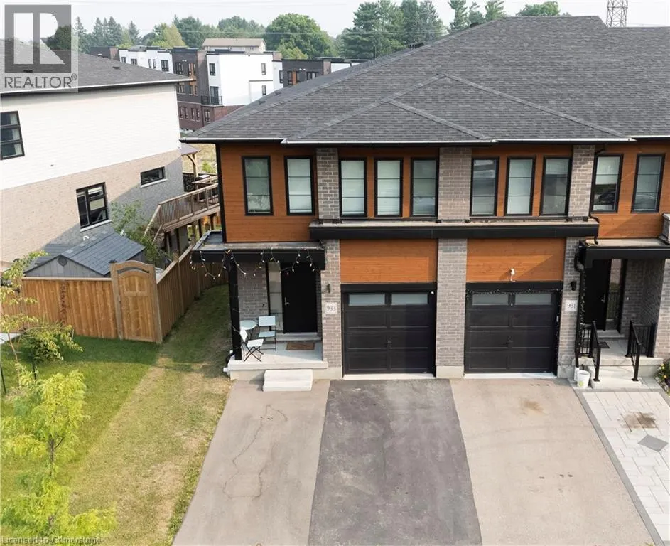 933 ROBERT FERRIE Drive