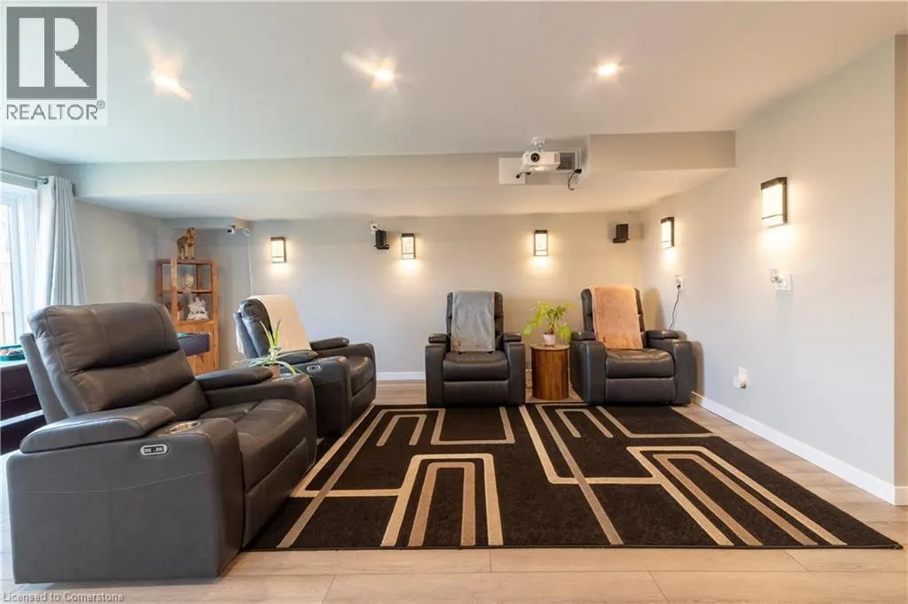 933 ROBERT FERRIE Drive