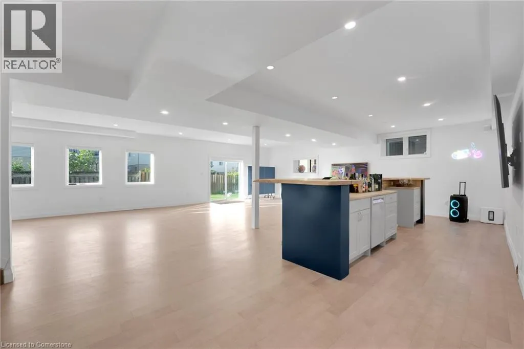 554 BRIDGEMILL Crescent