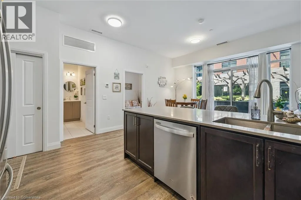 1 REDFERN Avenue Unit# 102, #102