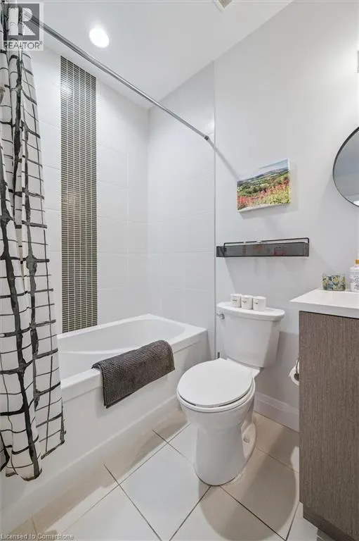 1 REDFERN Avenue Unit# 102, #102