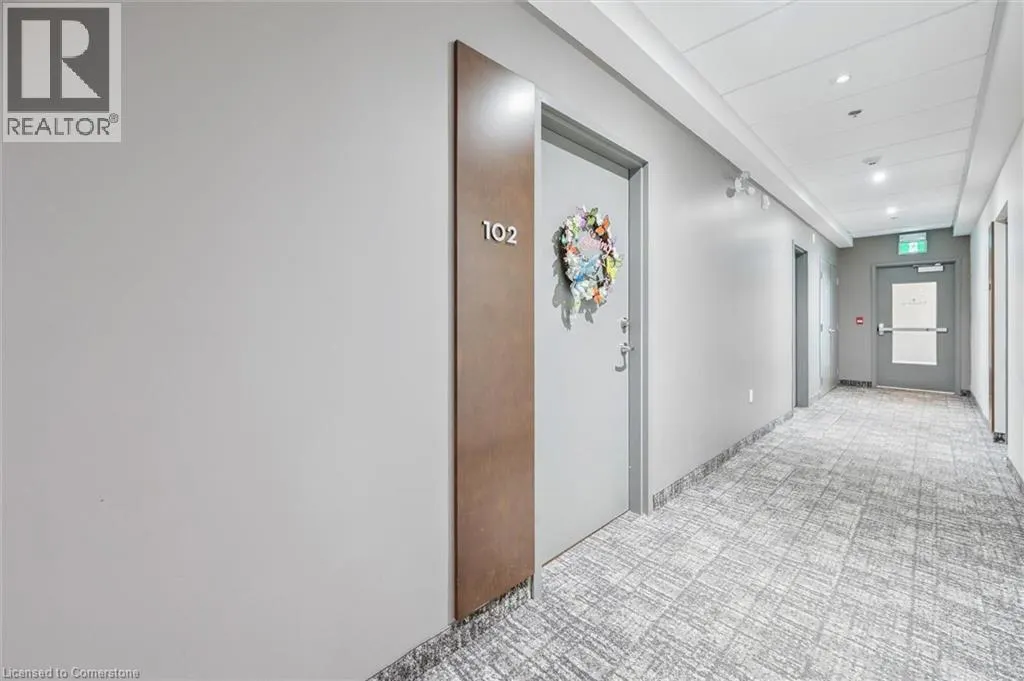 1 REDFERN Avenue Unit# 102, #102