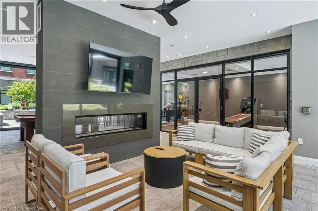 1 REDFERN Avenue Unit# 102, #102