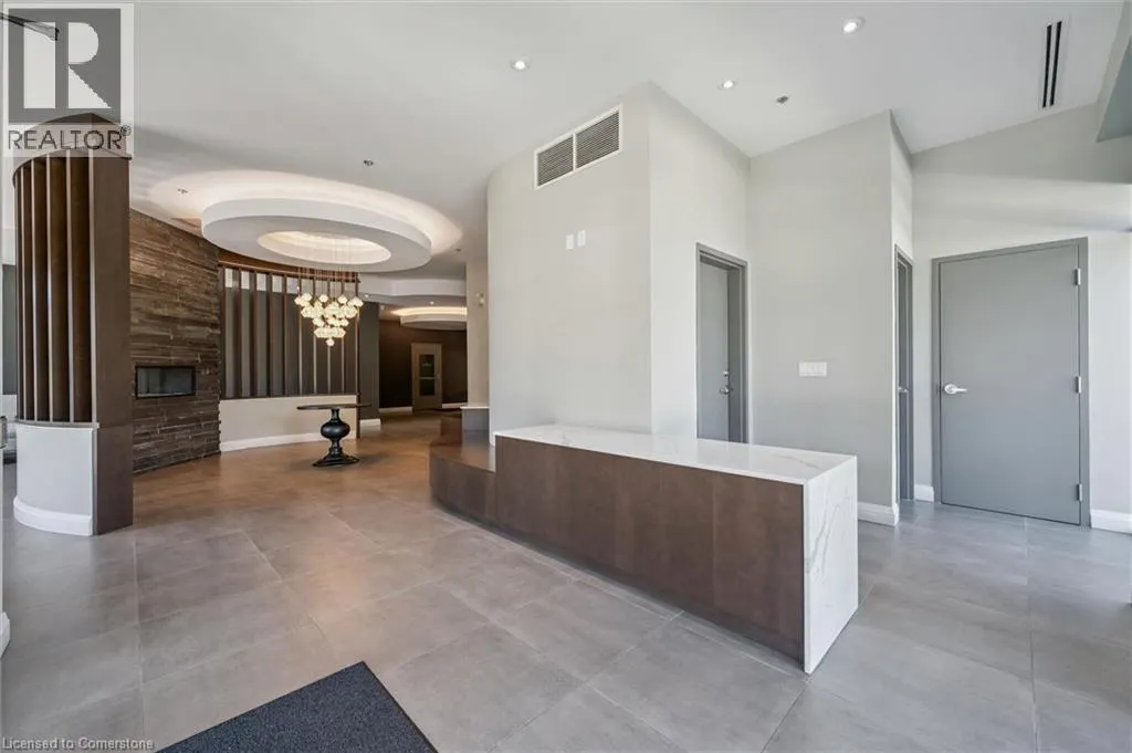 1 REDFERN Avenue Unit# 102, #102