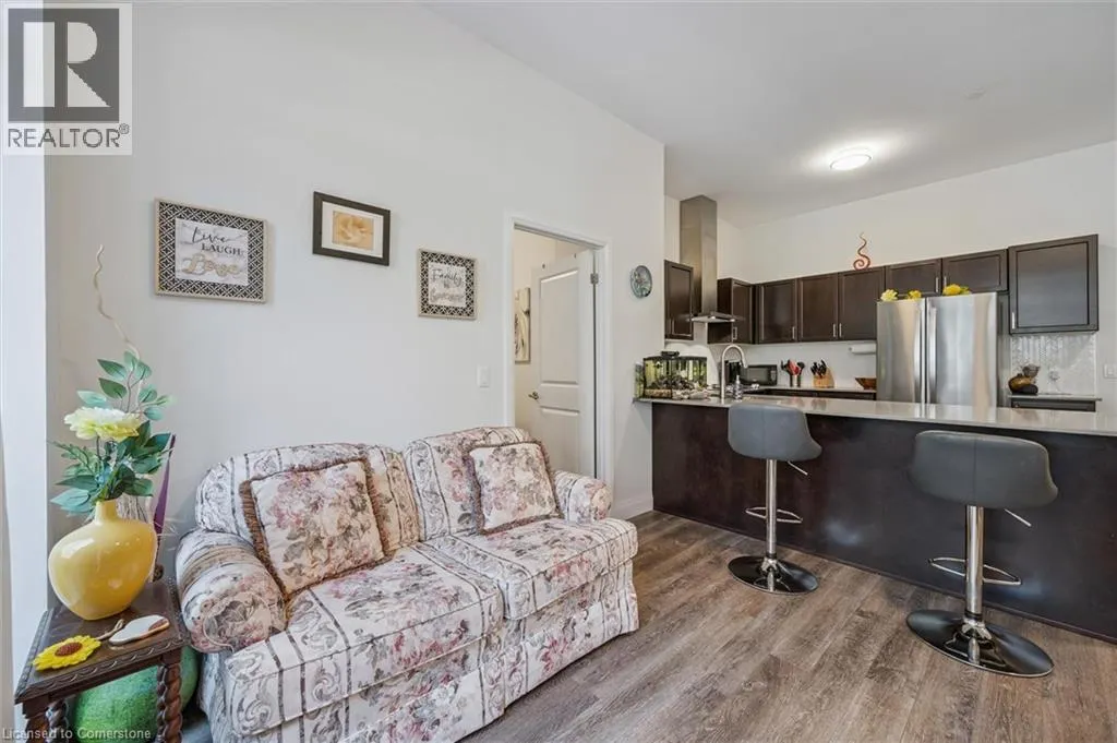 1 REDFERN Avenue Unit# 102, #102