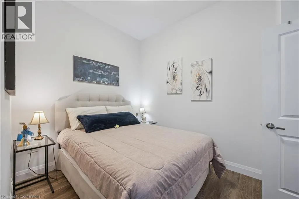 1 REDFERN Avenue Unit# 102, #102