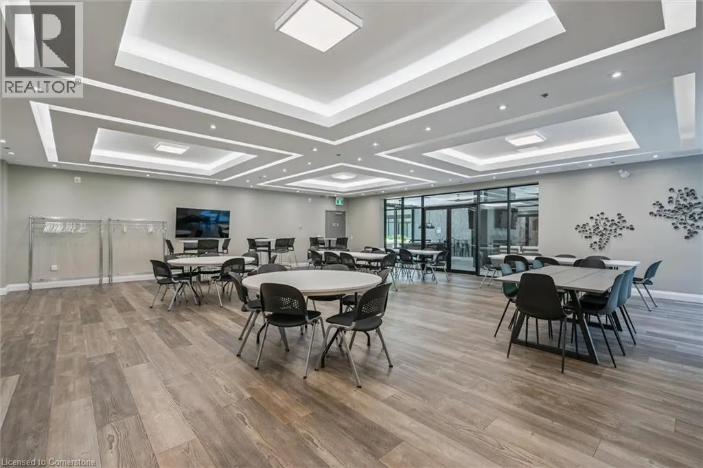 1 REDFERN Avenue Unit# 102, #102