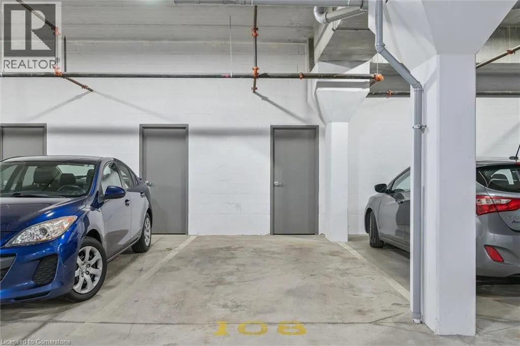 1 REDFERN Avenue Unit# 102, #102