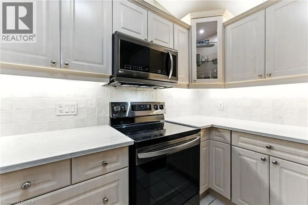633 PARK ROAD NORTH Unit# 5, #5