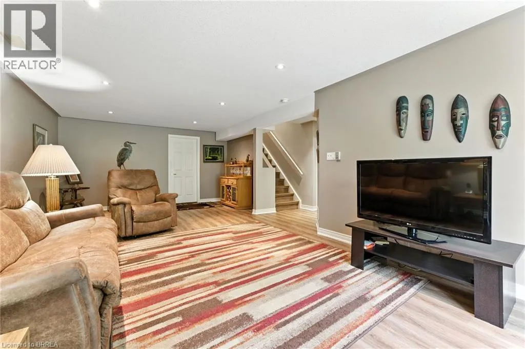 633 PARK ROAD NORTH Unit# 5, #5