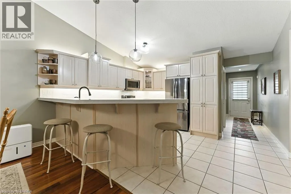 633 PARK ROAD NORTH Unit# 5, #5