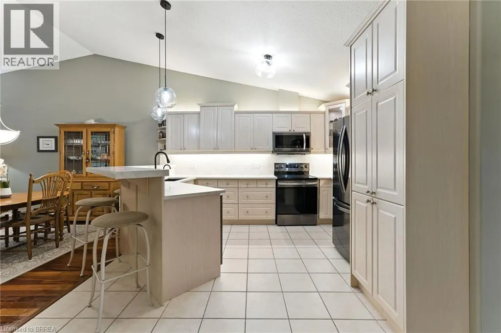 633 PARK ROAD NORTH Unit# 5, #5