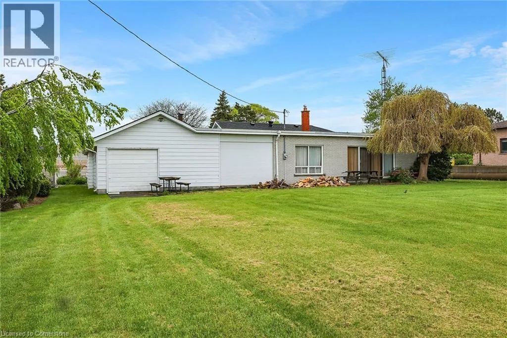 1033 NORTH SERVICE Road