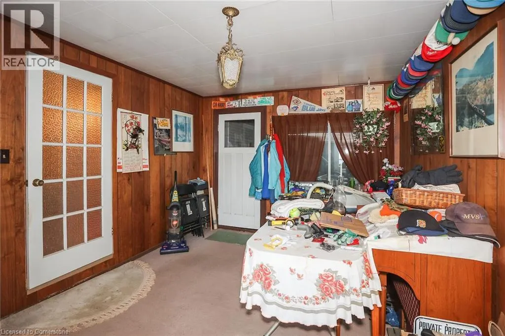 1033 NORTH SERVICE Road