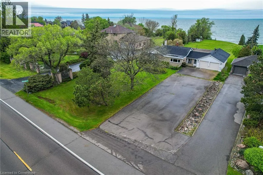 1033 NORTH SERVICE Road