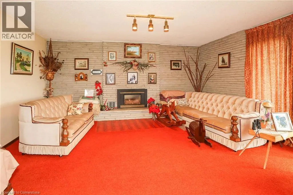 1033 NORTH SERVICE Road