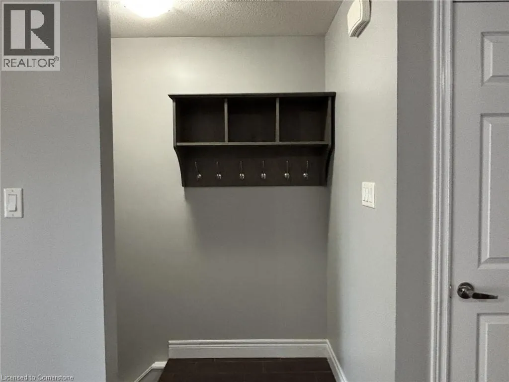 136 KING Street W Unit# 2, #2