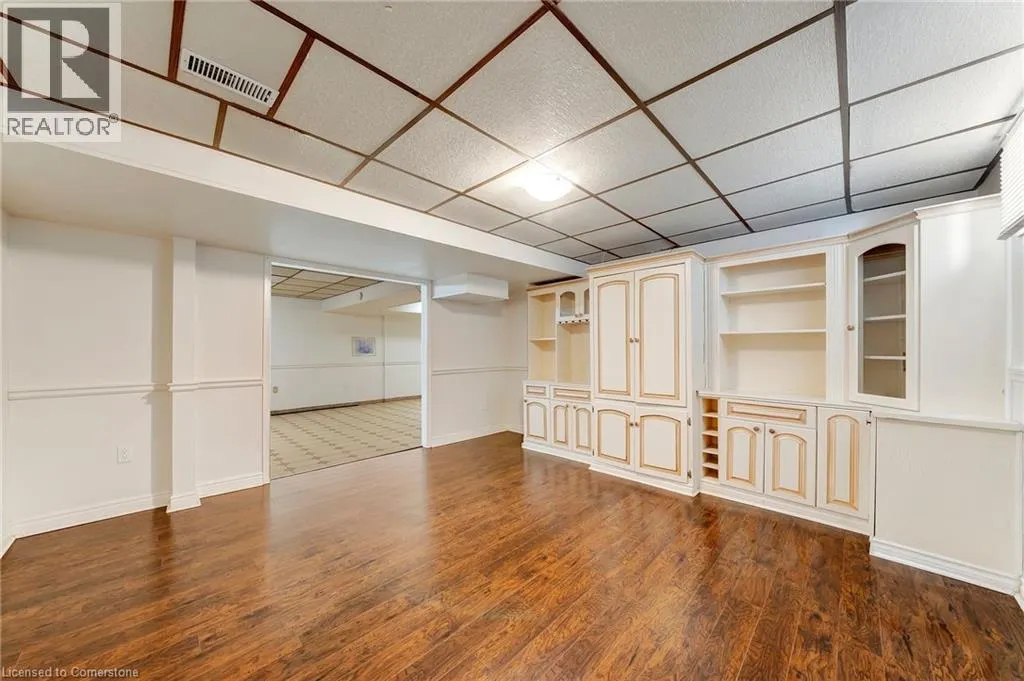 7105 YORK Drive