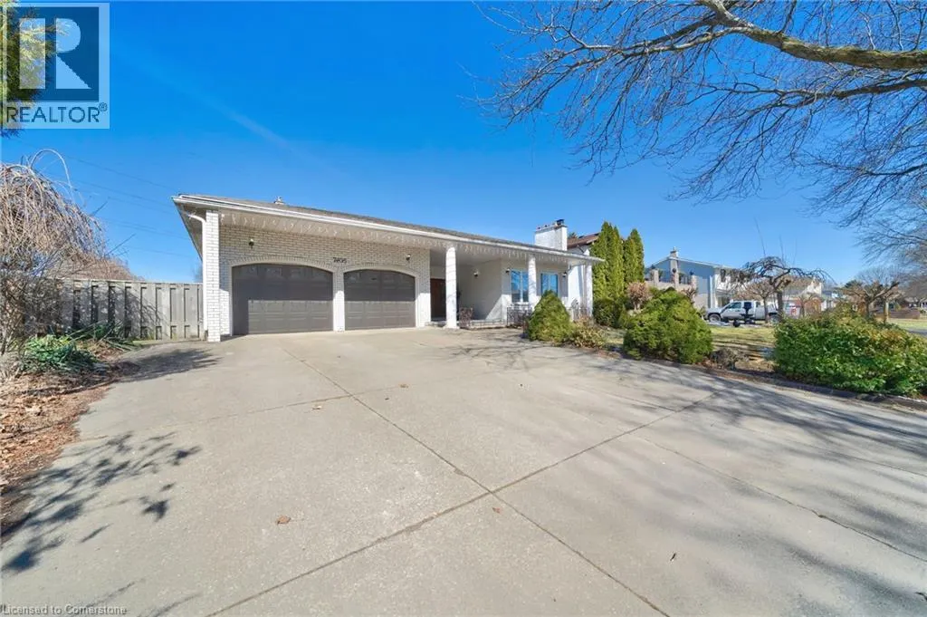 7105 YORK Drive