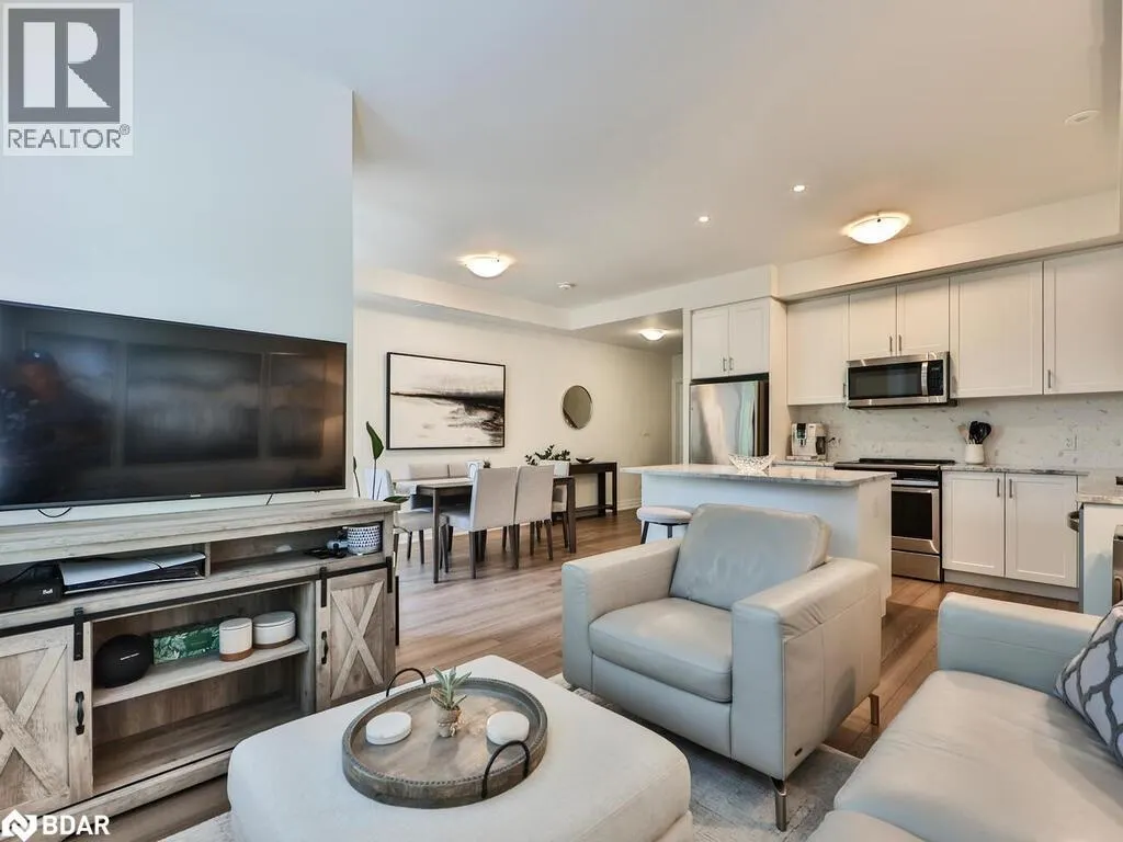 652 CRICKLEWOOD Drive Unit# 212, #212